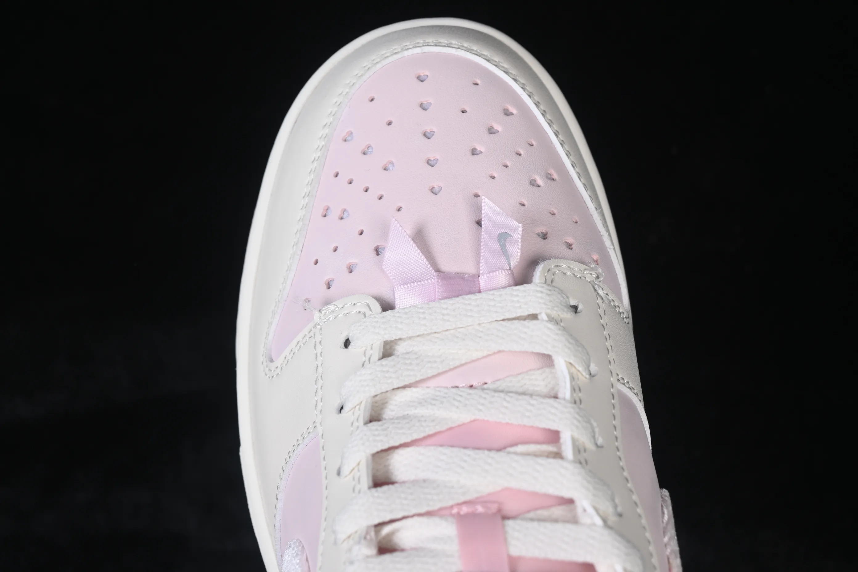 All categories Nk SB Dunk series Nk SB Dunk Low low-top sneakers G version Nike SB Dunk Low Valentine's Day limited low-top casual sneakers IQ1145-610